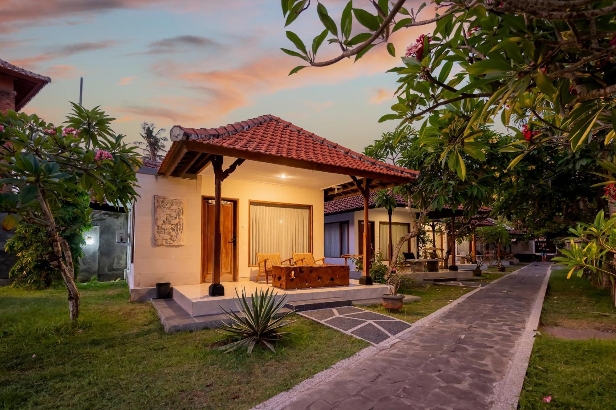 Ganesh Beach Hotel Candi Dasa  Exterior photo