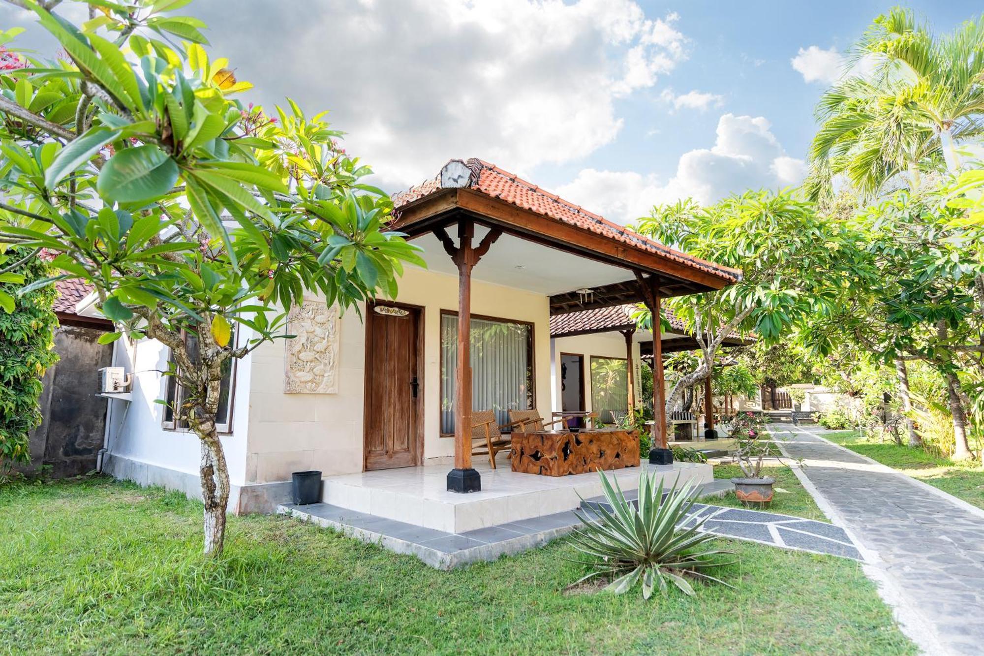 Ganesh Beach Hotel Candi Dasa  Exterior photo